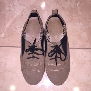 Camel oxfords, used, in good condition.